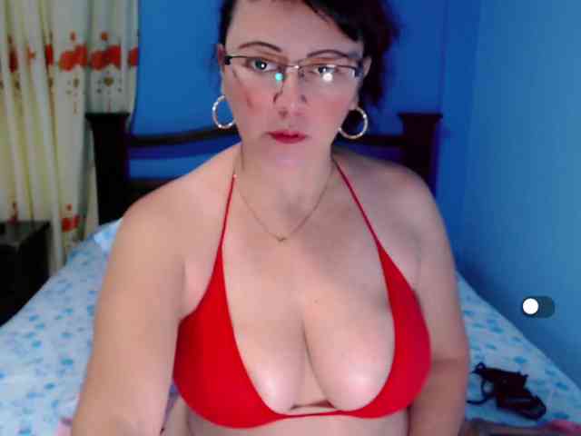 LilyBenet1 webcam