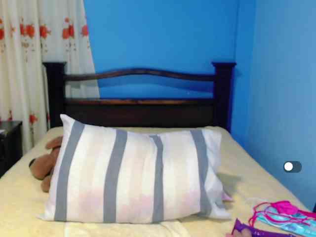 LilyBenet1 webcam
