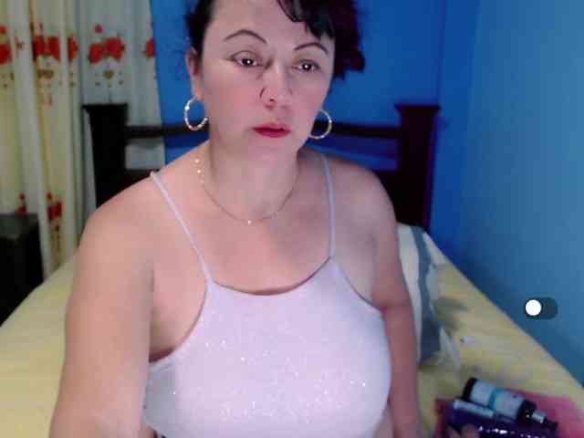 LilyBenet1 webcam