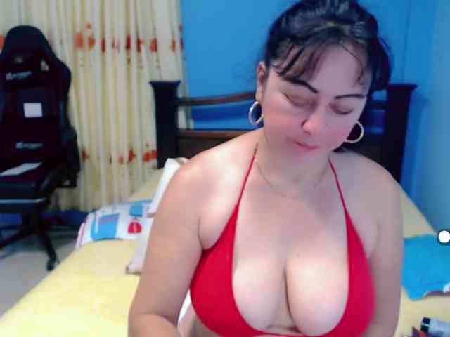 LilyBenet1 webcam