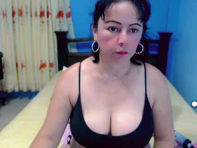LilyBenet1 webcam