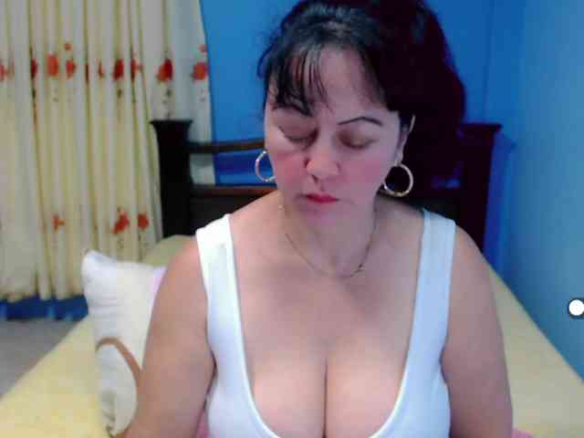 LilyBenet1 webcam