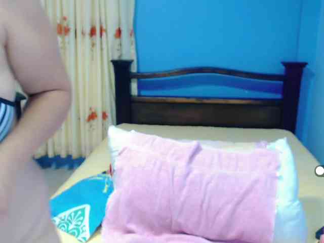 LilyBenet1 webcam