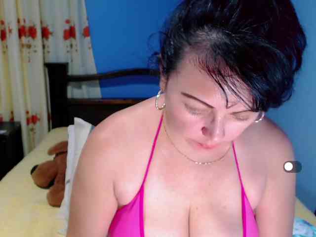 LilyBenet1 webcam