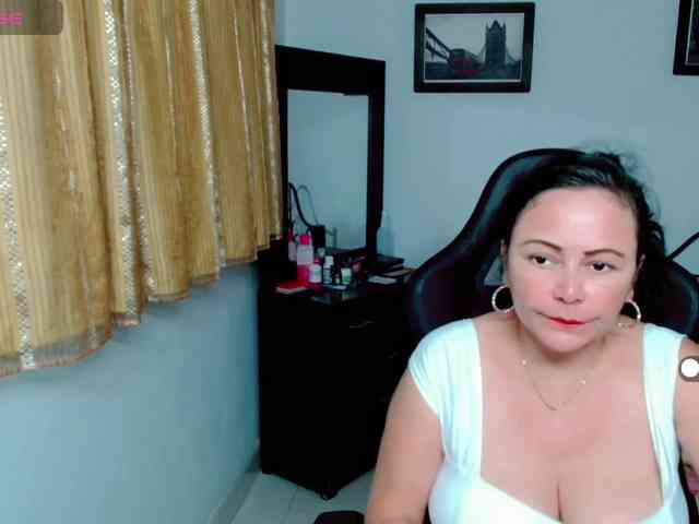 LilyBenet1 webcam