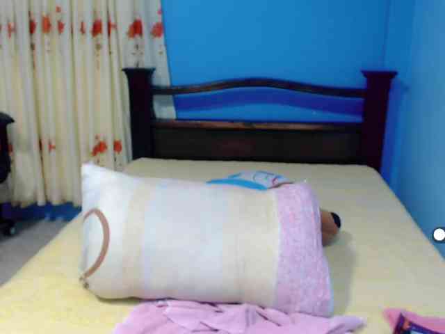 LilyBenet1 webcam