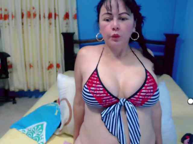 LilyBenet1 webcam
