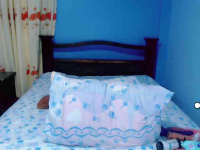 LilyBenet1 webcam