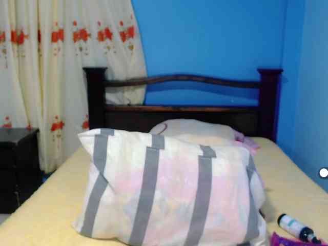 LilyBenet1 webcam