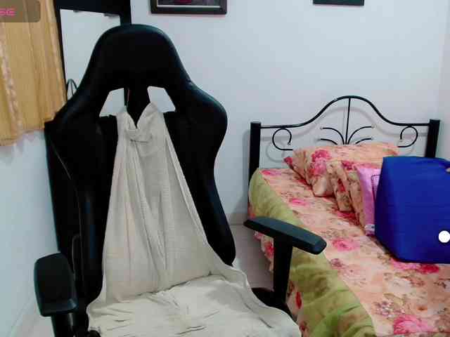 LilyBenet1 webcam