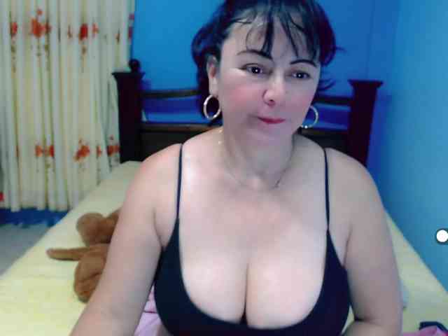 LilyBenet1 webcam