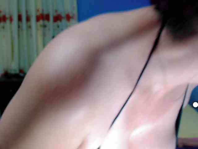 LilyBenet1 webcam