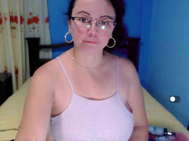 LilyBenet1 webcam