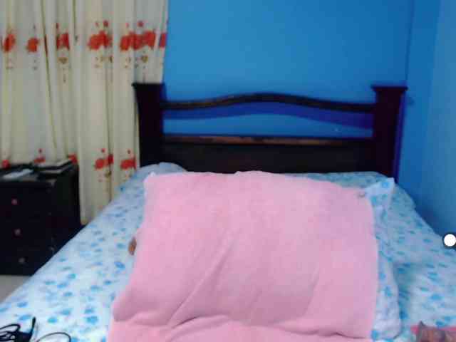 LilyBenet1 webcam