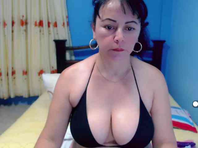LilyBenet1 webcam
