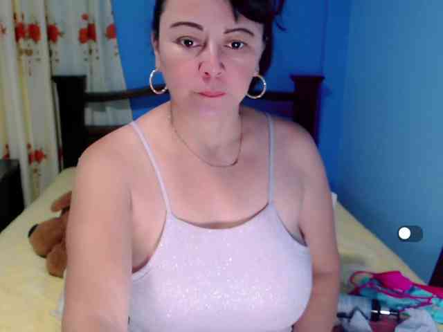 LilyBenet1 webcam