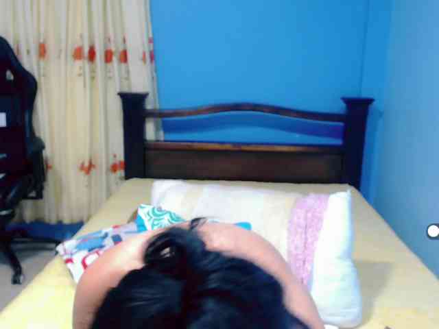 LilyBenet1 webcam