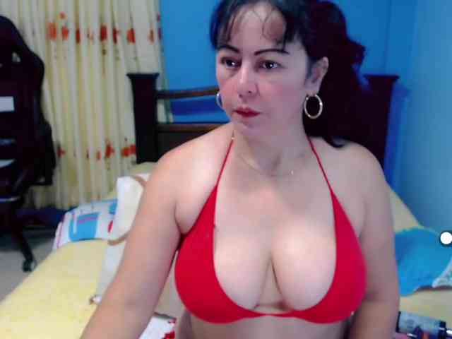 LilyBenet1 webcam