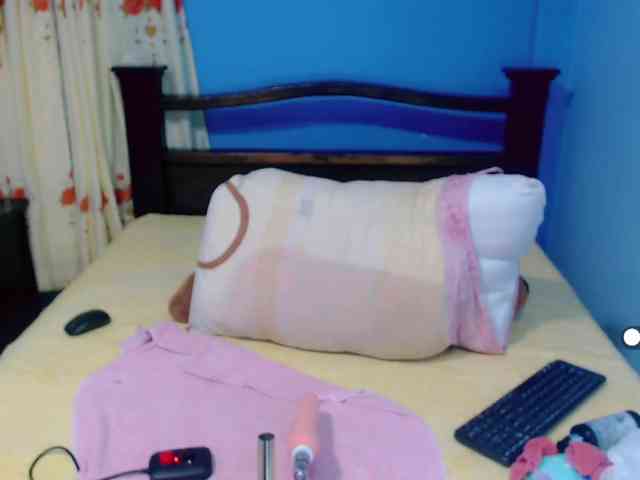 LilyBenet1 webcam