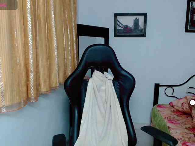 LilyBenet1 webcam