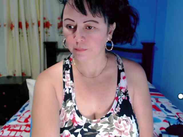 LilyBenet1 Live Webcam on BongaCams
