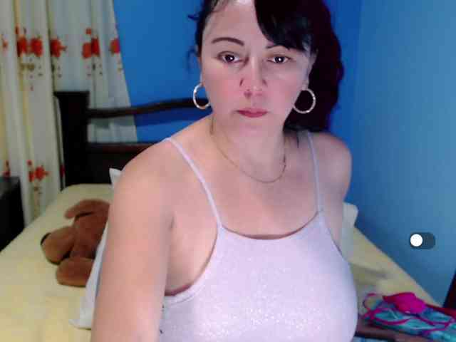 LilyBenet1 webcam