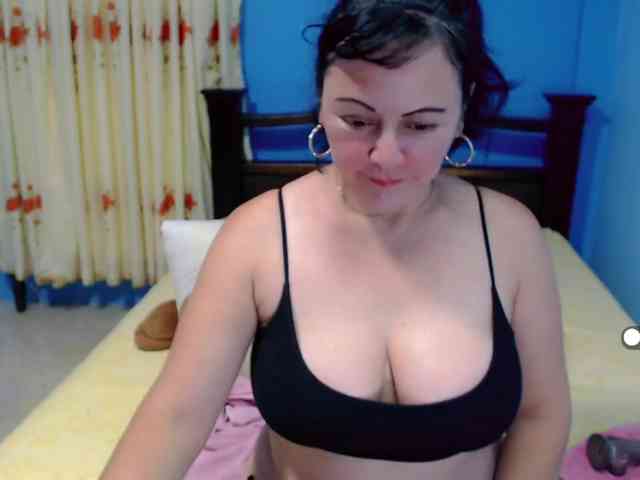 LilyBenet1 webcam