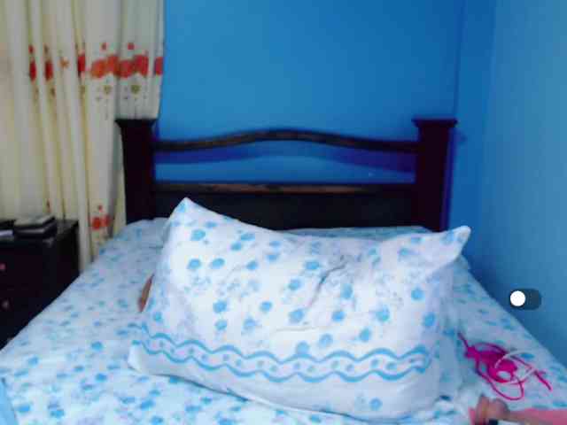 LilyBenet1 webcam