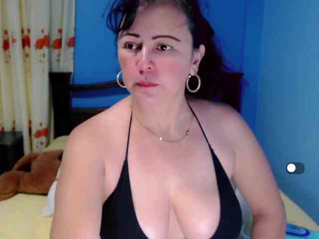 LilyBenet1 webcam