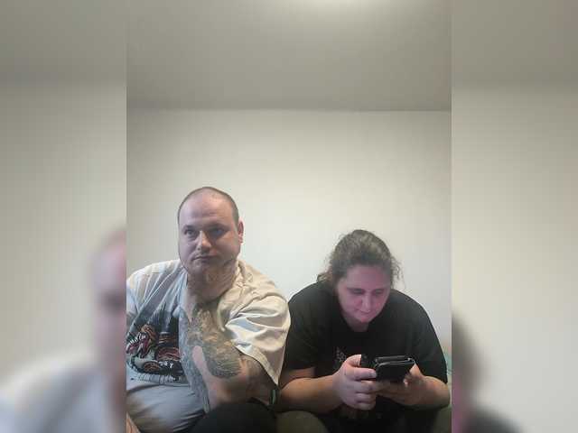 ShyCoupleTryingEverythik's BongaCams show and profile