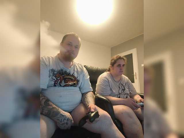 ShyCoupleTryingEverythik's BongaCams show and profile