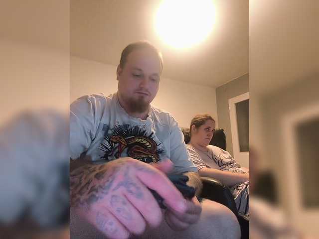 ShyCoupleTryingEverythik's BongaCams show and profile