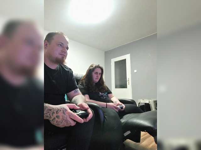 ShyCoupleTryingEverythik's BongaCams show and profile