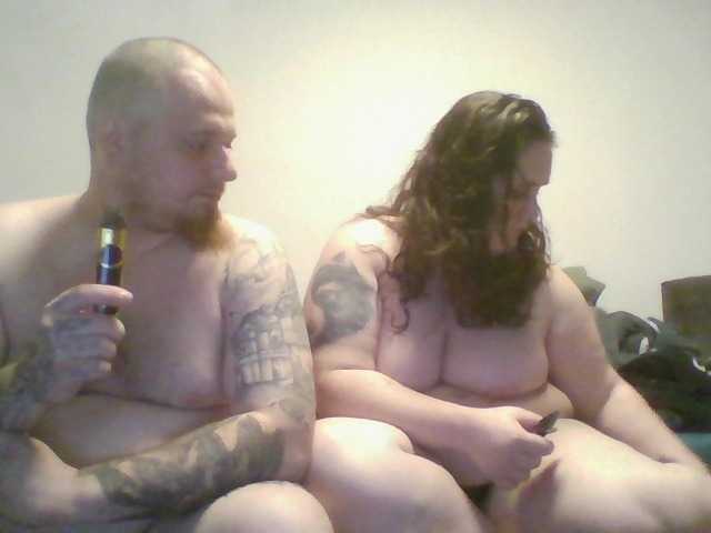 ShyCoupleTryingEverythik's BongaCams show and profile