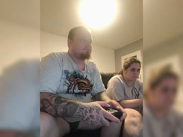 ShyCoupleTryingEverythik's BongaCams show and profile