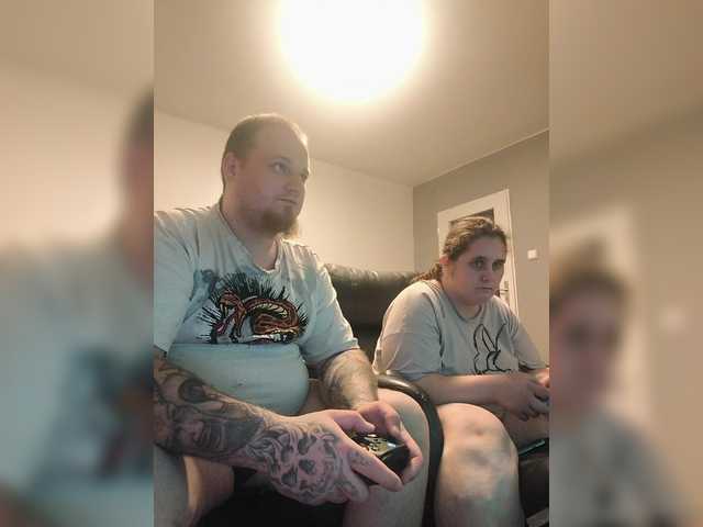 ShyCoupleTryingEverythik's BongaCams show and profile