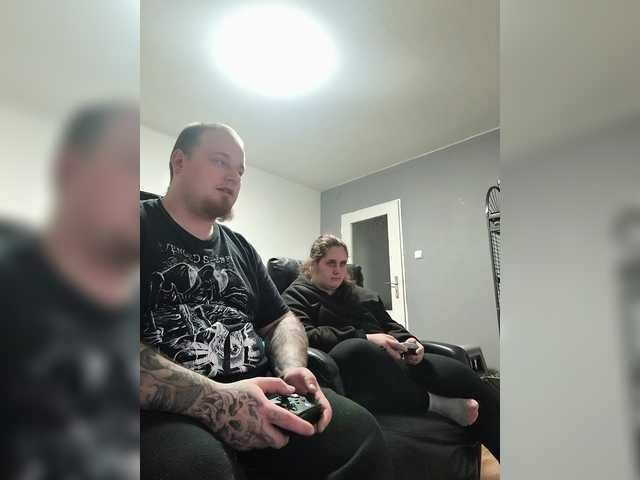 ShyCoupleTryingEverythik's BongaCams show and profile