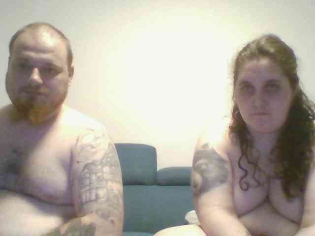 online live show ShyCoupleTryingEverythik