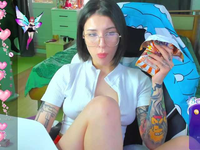 folinskaayaa's BongaCams show and profile