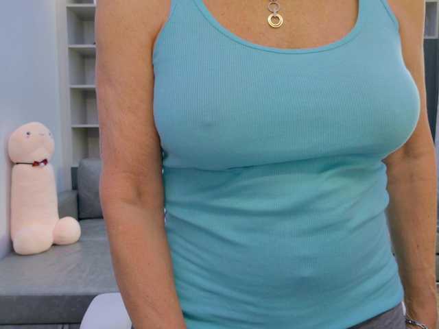 FitCougar's BongaCams show and profile