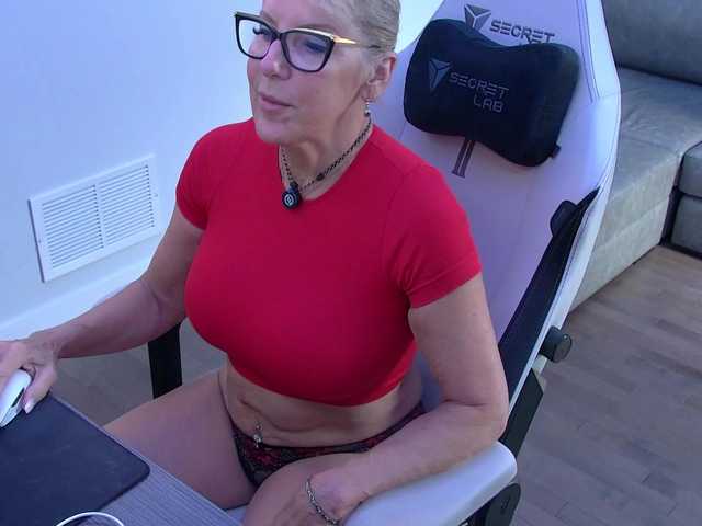 FitCougar's BongaCams show and profile