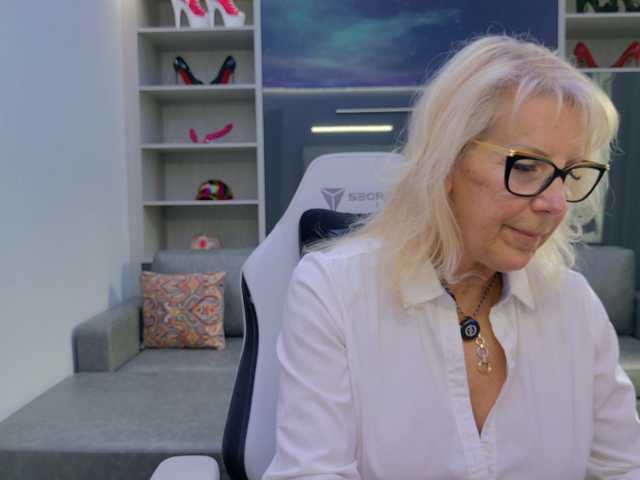 FitCougar's BongaCams show and profile