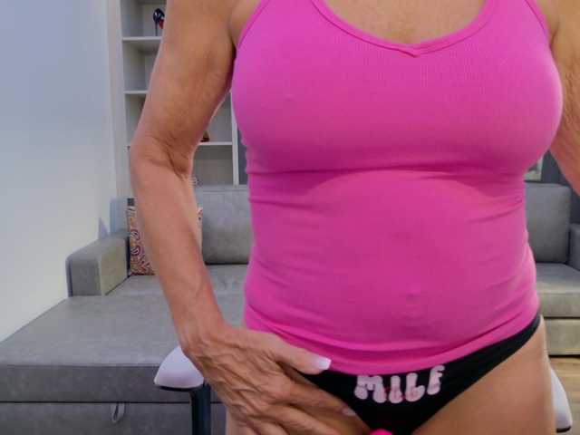 FitCougar's BongaCams show and profile