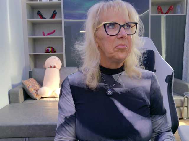 FitCougar's BongaCams show and profile