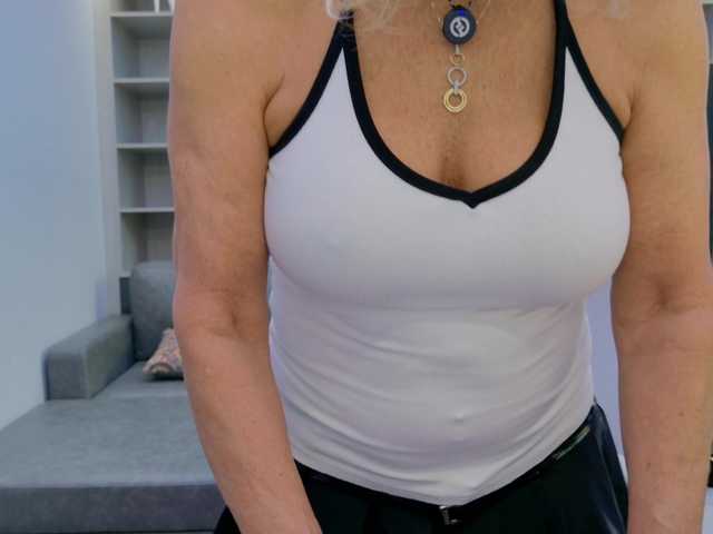 FitCougar's BongaCams show and profile