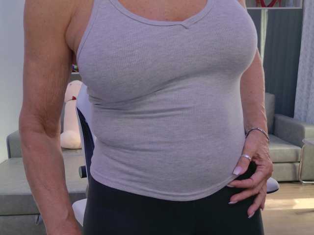 FitCougar's BongaCams show and profile