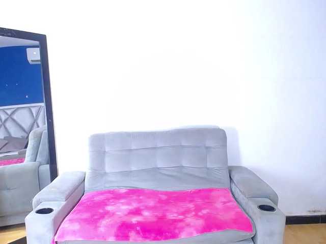 exotic-karmella's BongaCams show and profile