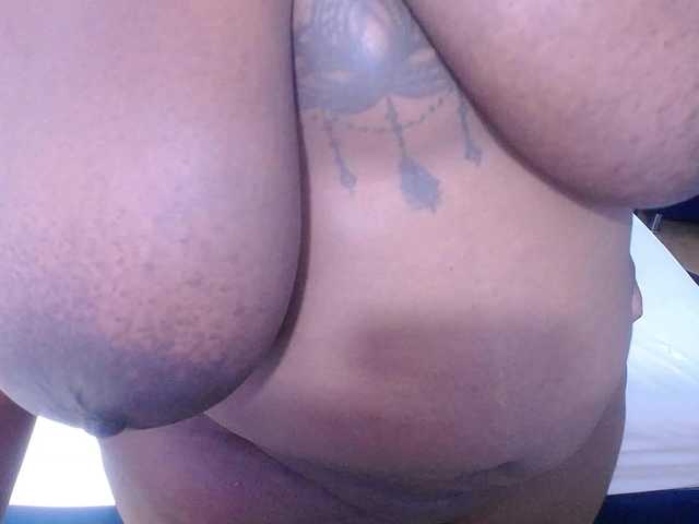 exotic-karmella's BongaCams show and profile