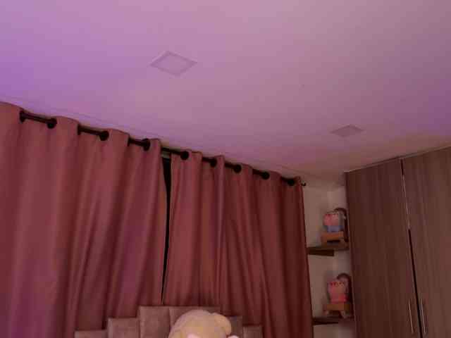 KaylaCollins webcam