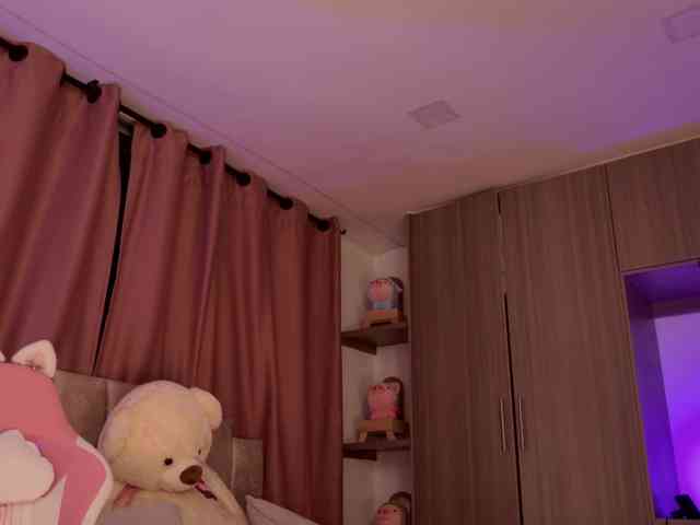 KaylaCollins webcam